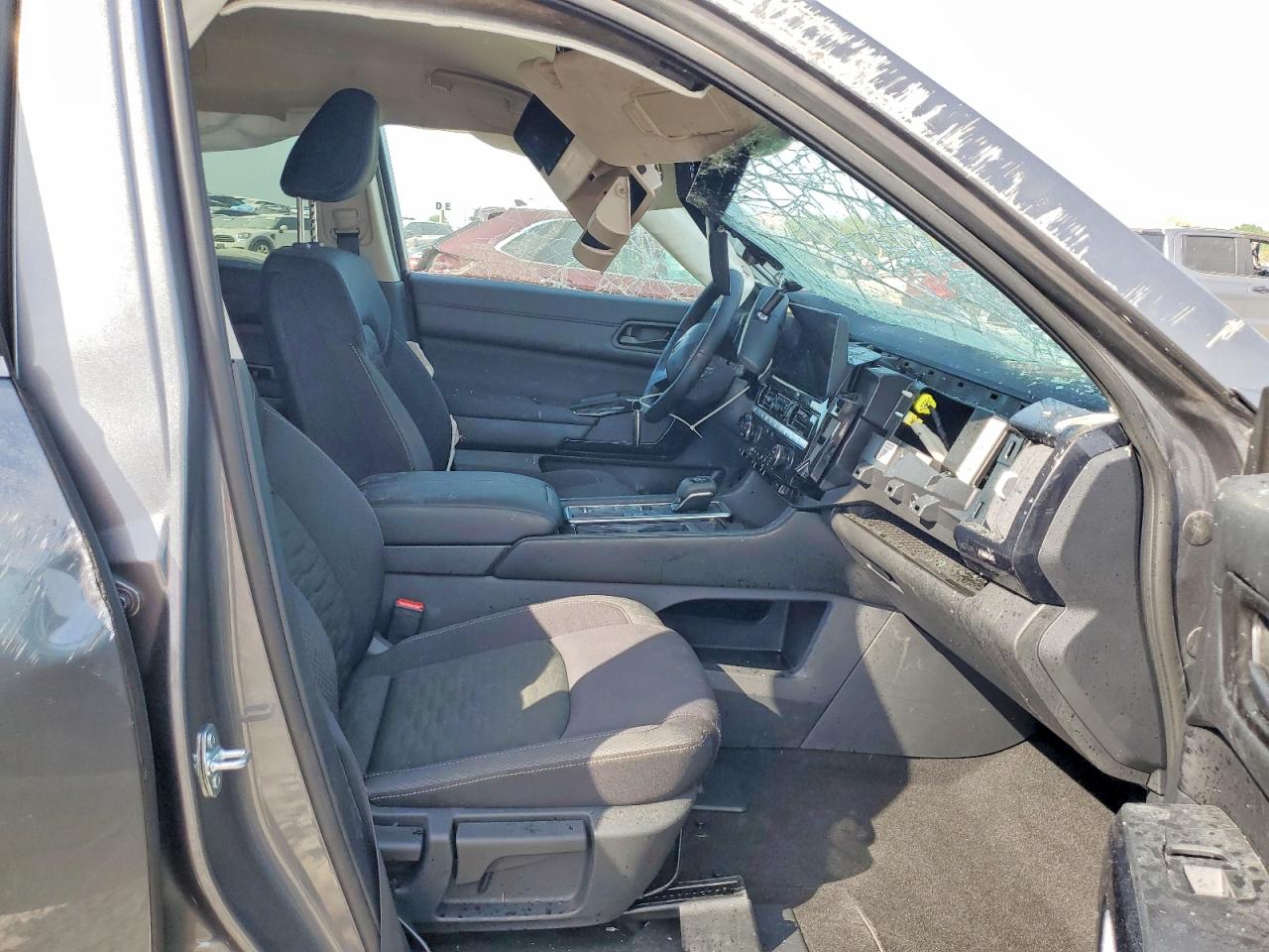Nissan Pathfinder Sv