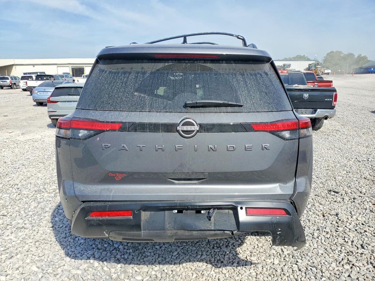 Nissan Pathfinder Sv
