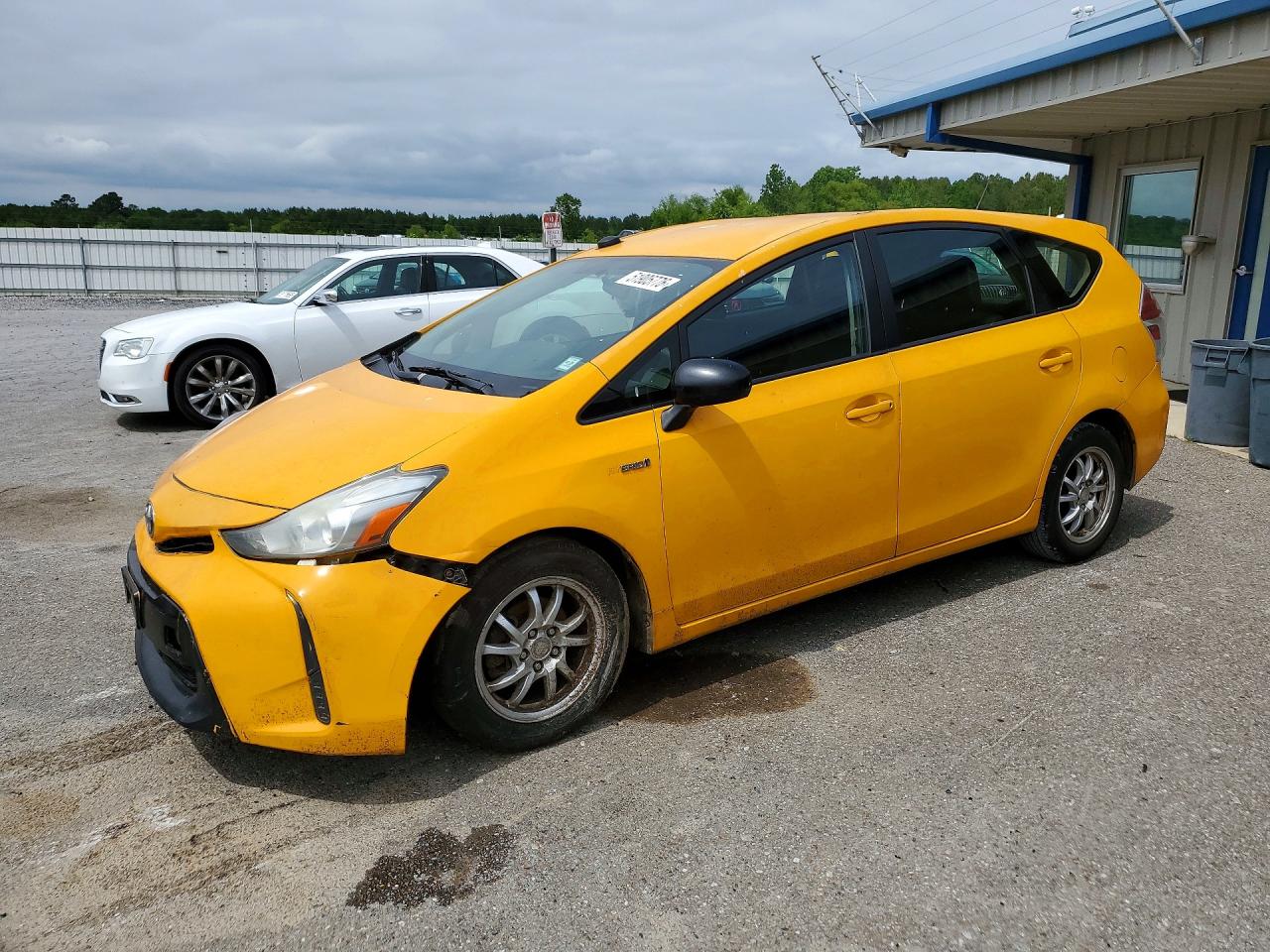 Salvage Toyota Prius v Image