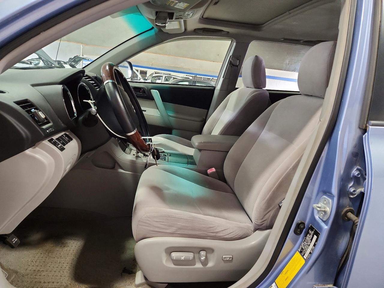 Toyota Highlander Base