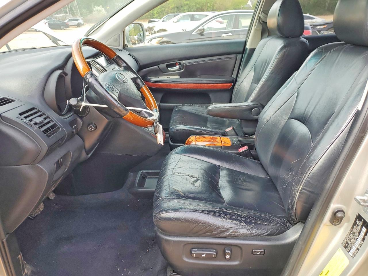 Lexus RX Base