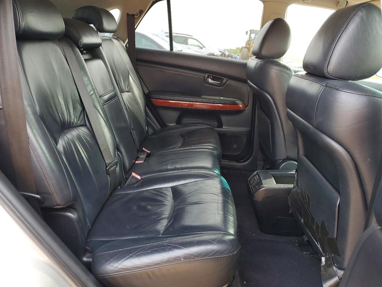 Lexus RX Base