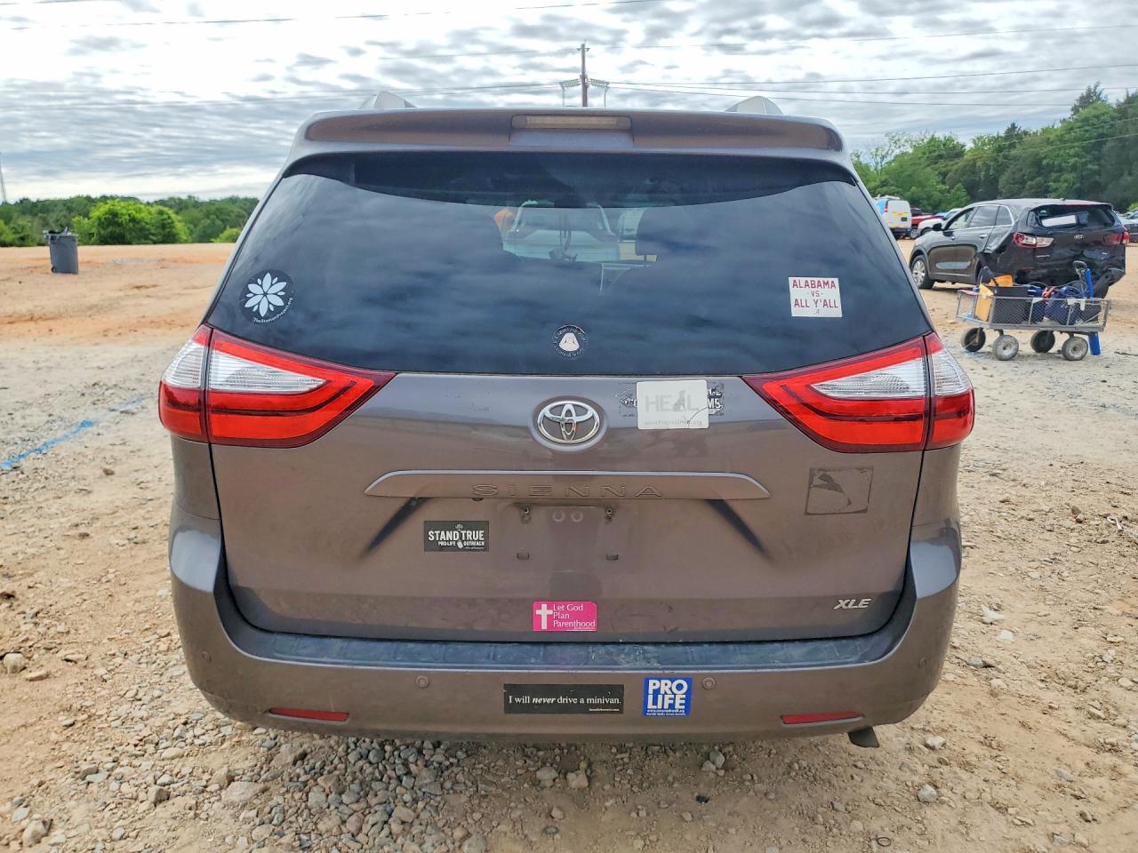 Toyota Sienna Xle Premium 8-passenger