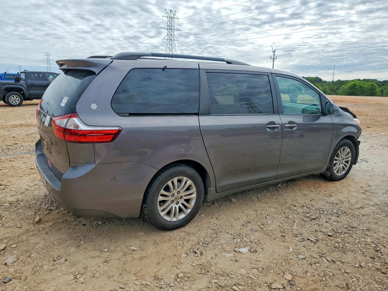 Toyota Sienna Xle Premium 8-passenger