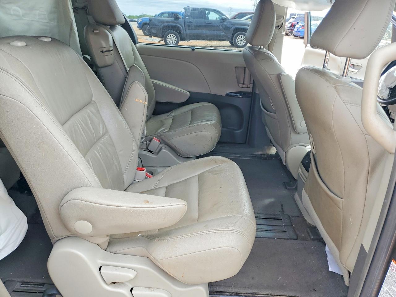Toyota Sienna Xle Premium 8-passenger