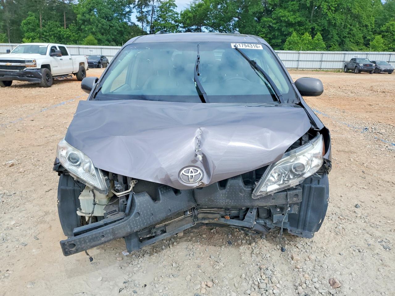 Toyota Sienna Xle Premium 8-passenger
