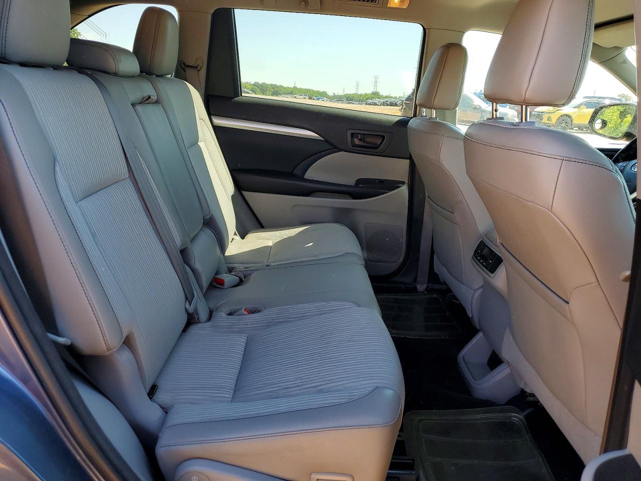 Toyota Highlander Le Plus