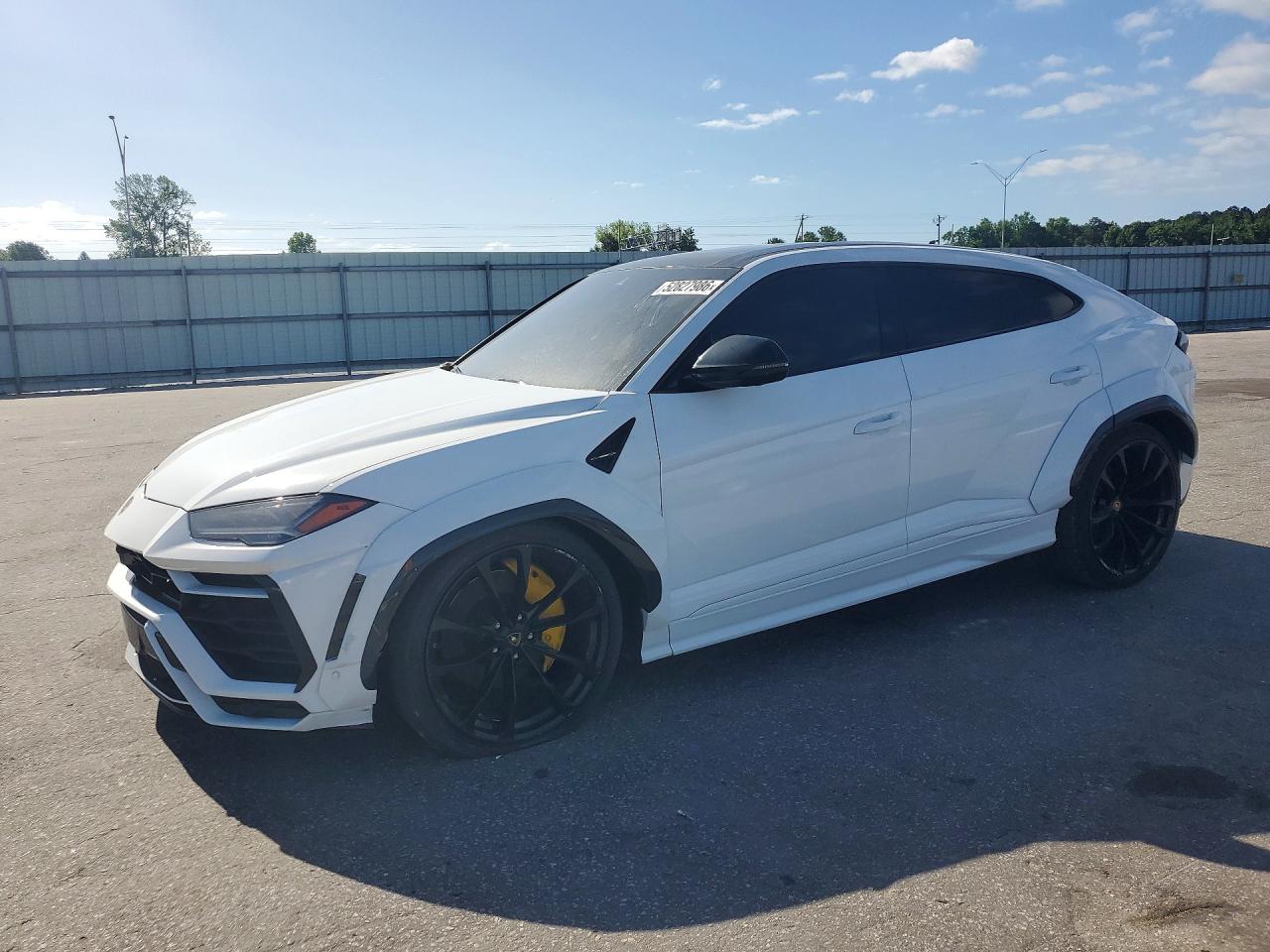 Salvage Lamborghini Urus Image
