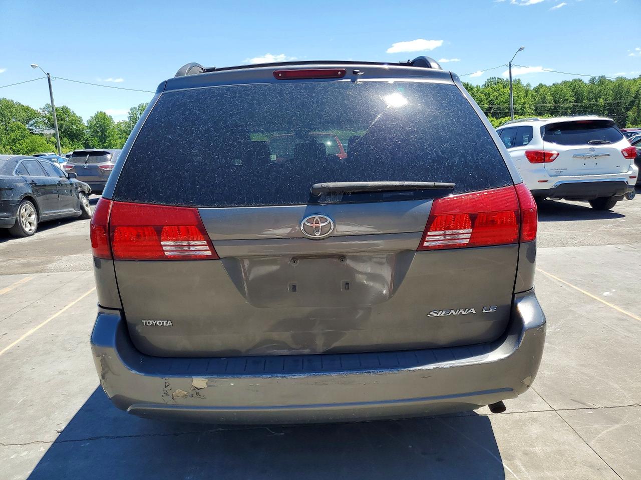Toyota Sienna Le 8 Passenger