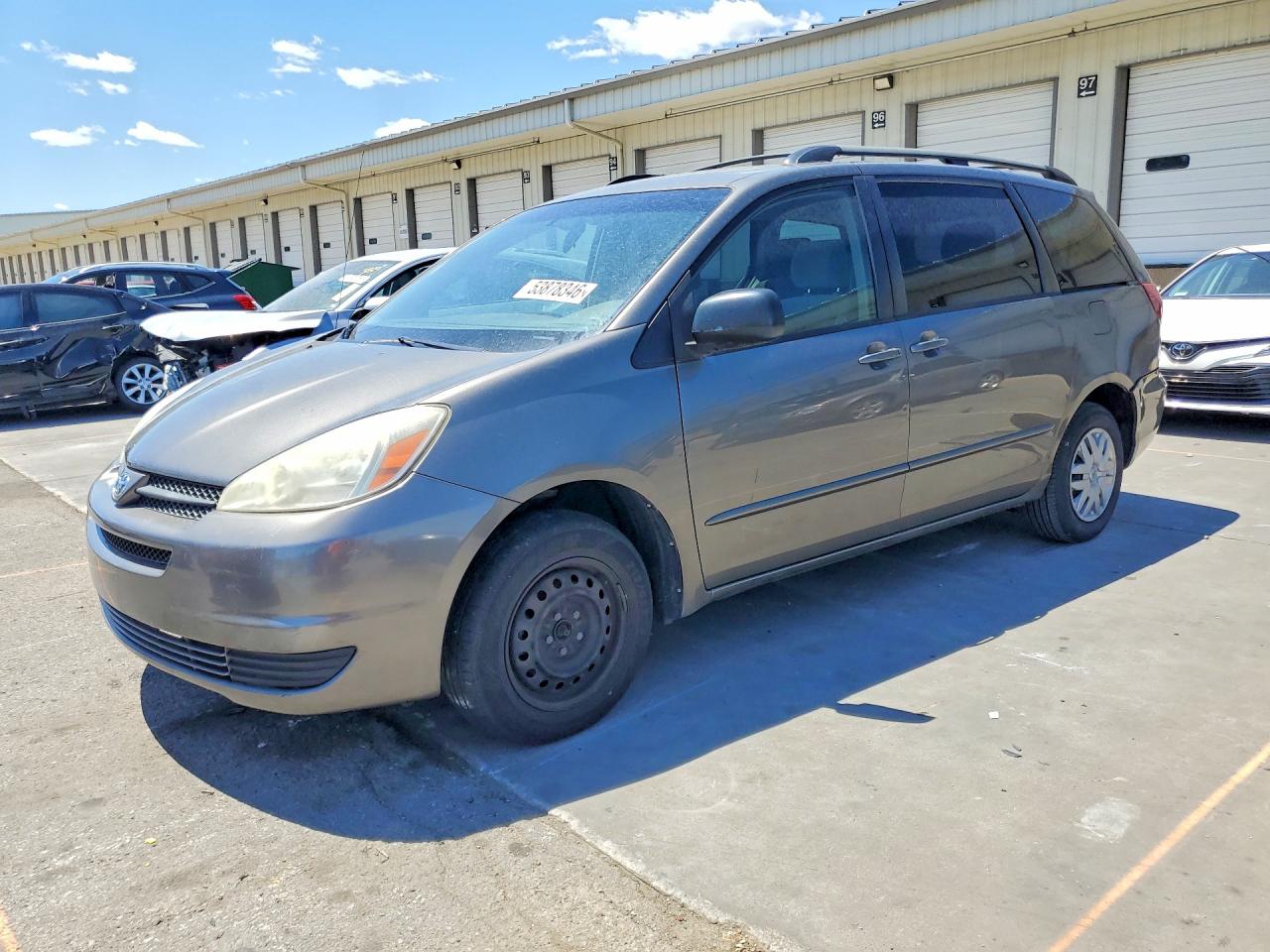 Salvage Toyota Sienna Image