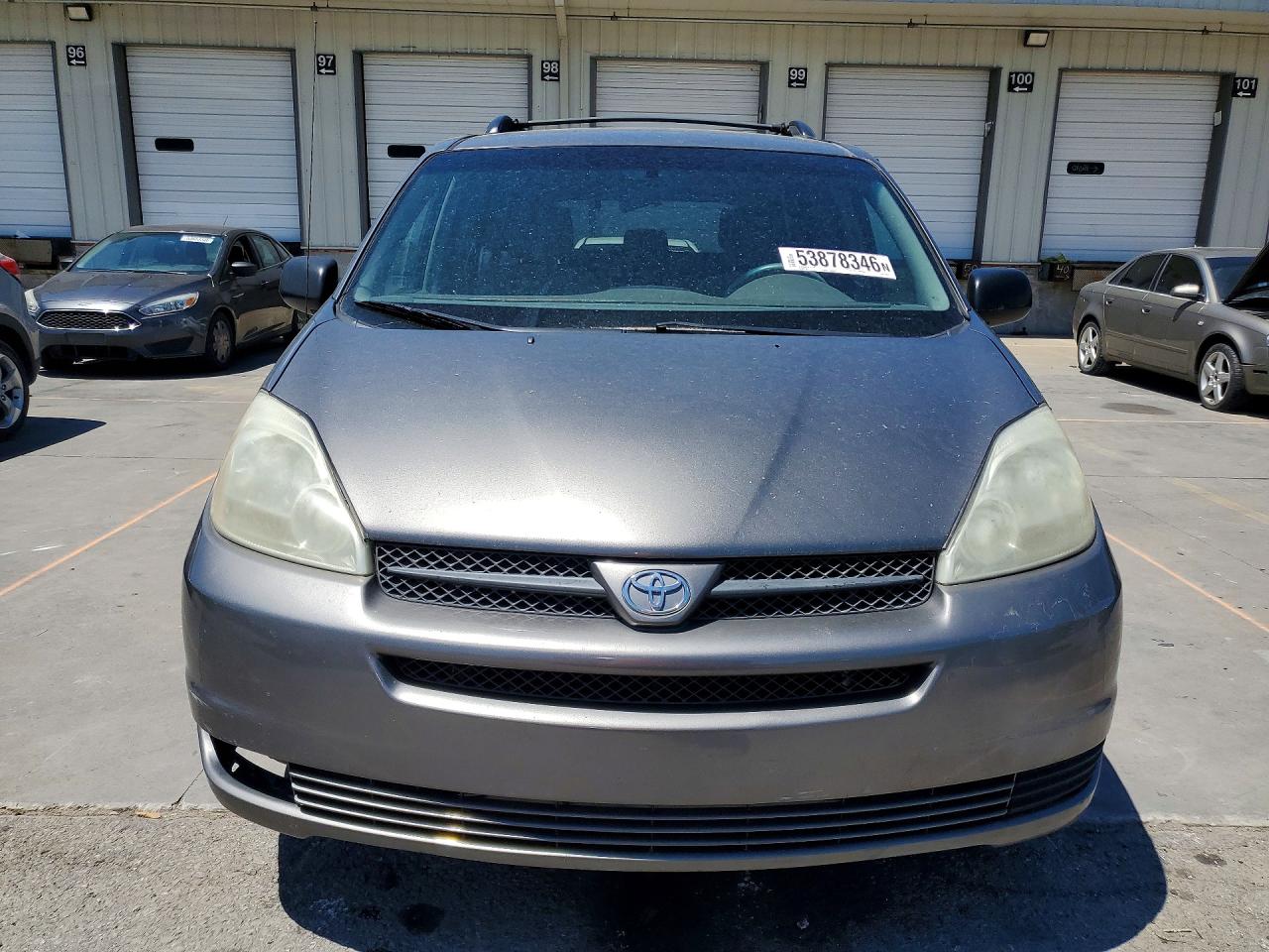 Toyota Sienna Le 8 Passenger