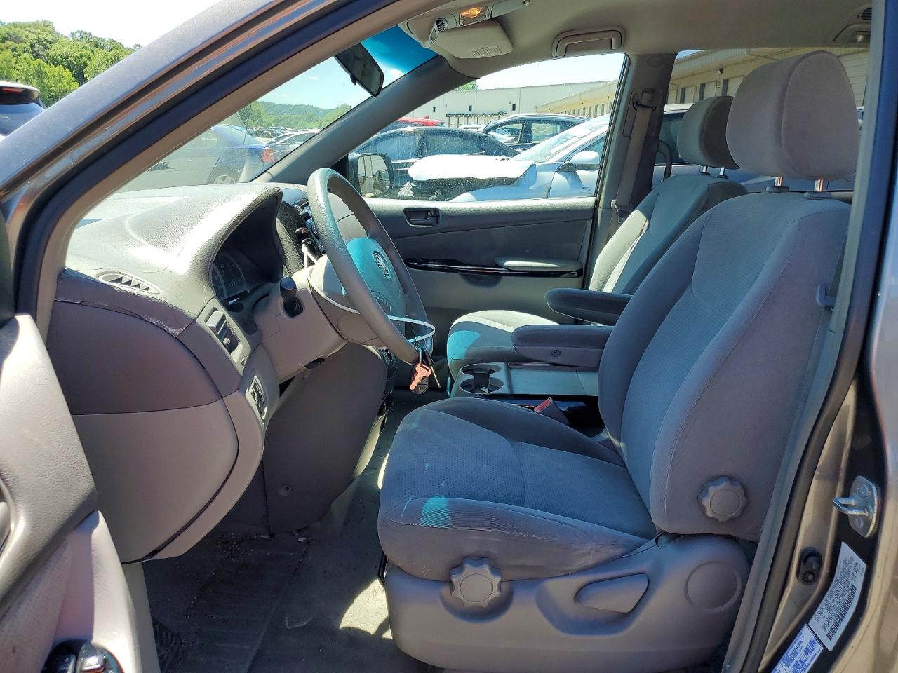 Toyota Sienna Le 8 Passenger