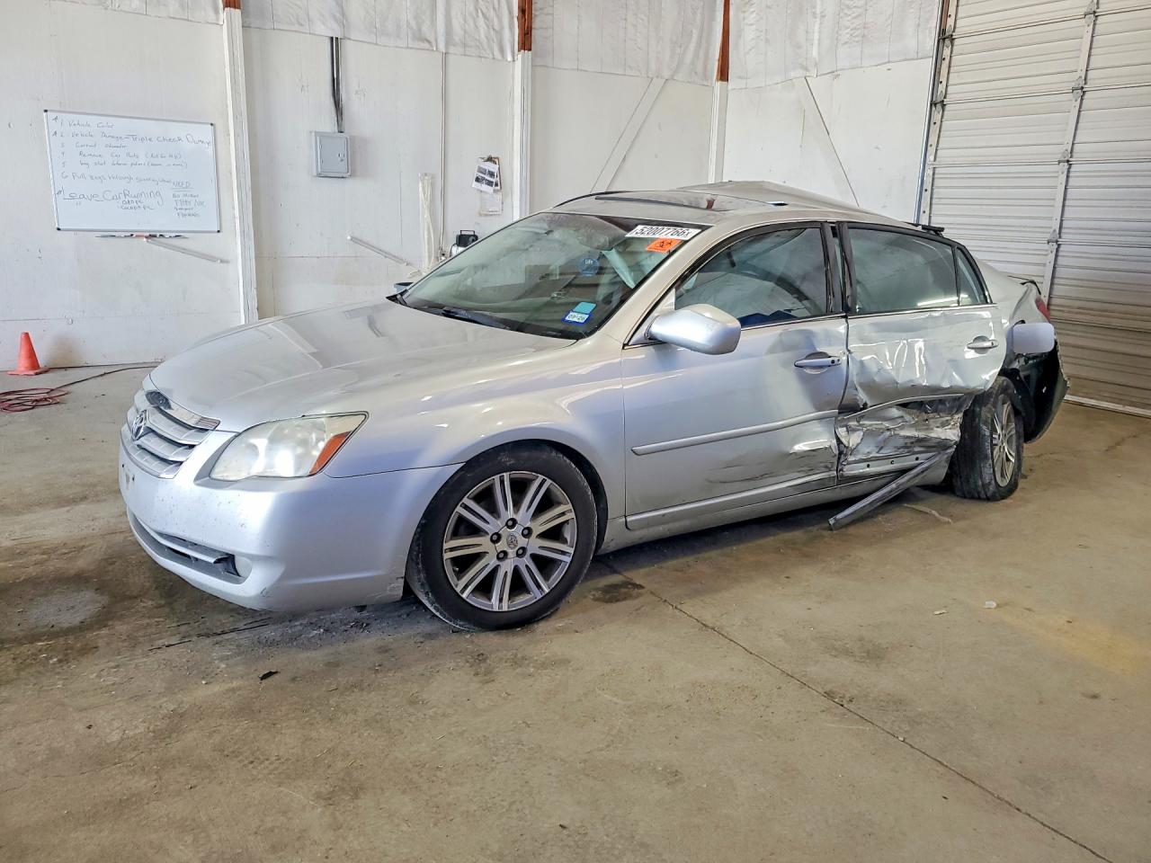 Salvage Toyota Avalon Image