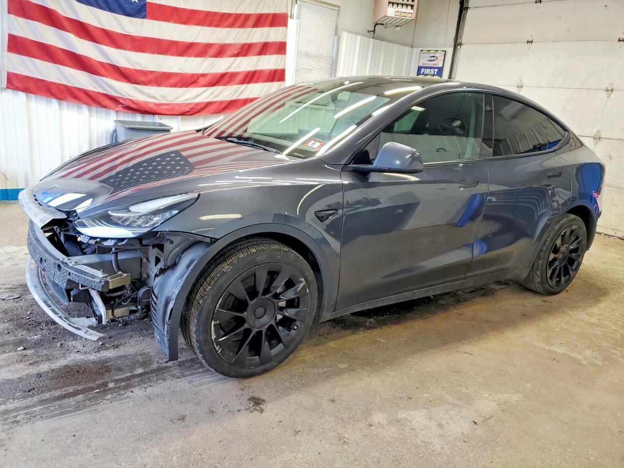 Salvage Tesla Model Y Image