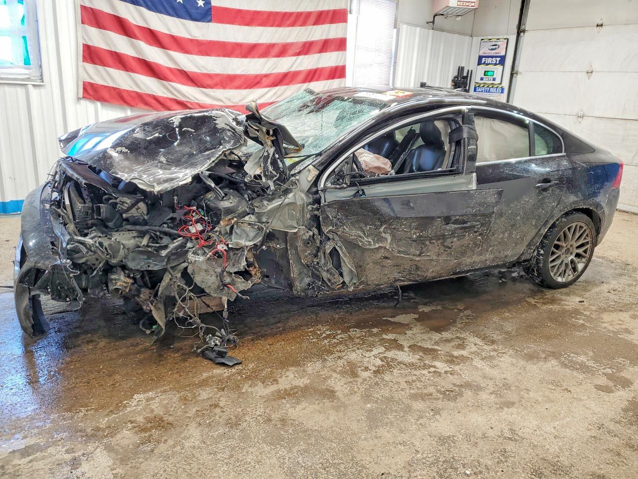 Salvage Volvo S60 Image
