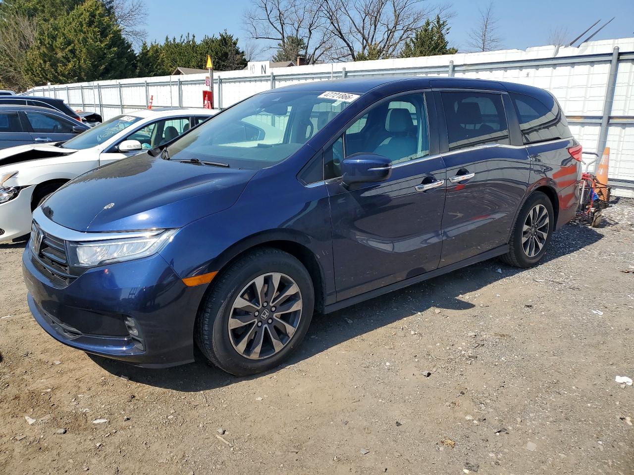 Salvage Honda Odyssey Image