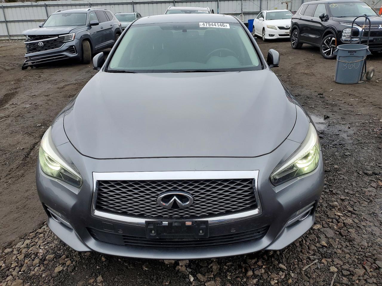 INFINITI Q50 2.0t P 2.0t Premium