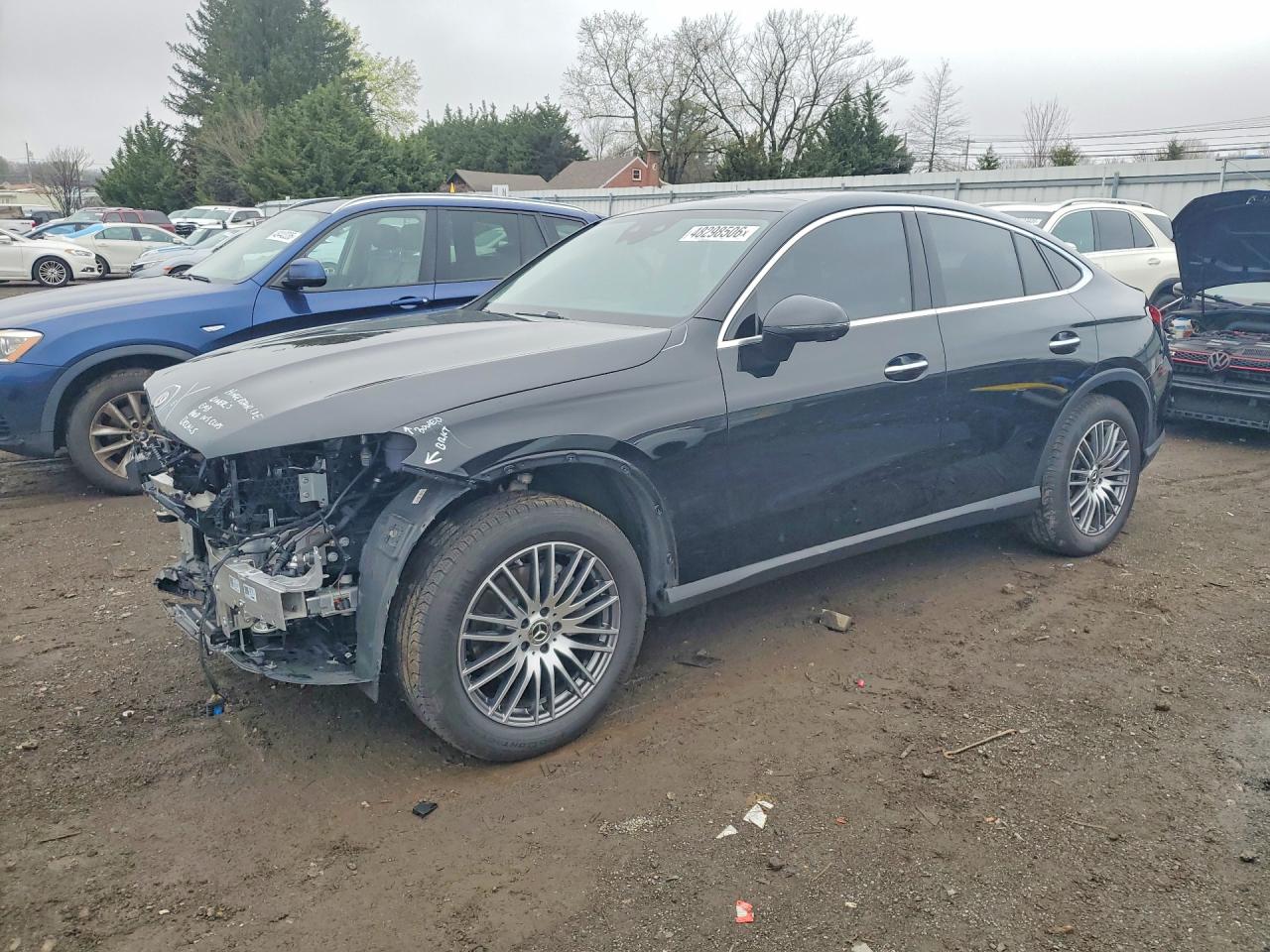 Salvage Mercedes-Benz GLC Image