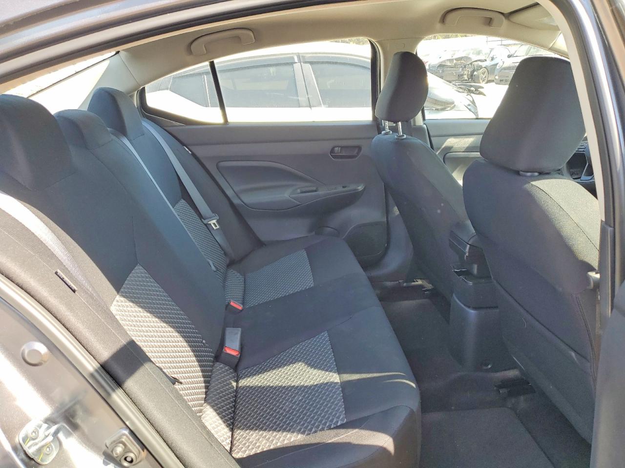 Nissan Versa S