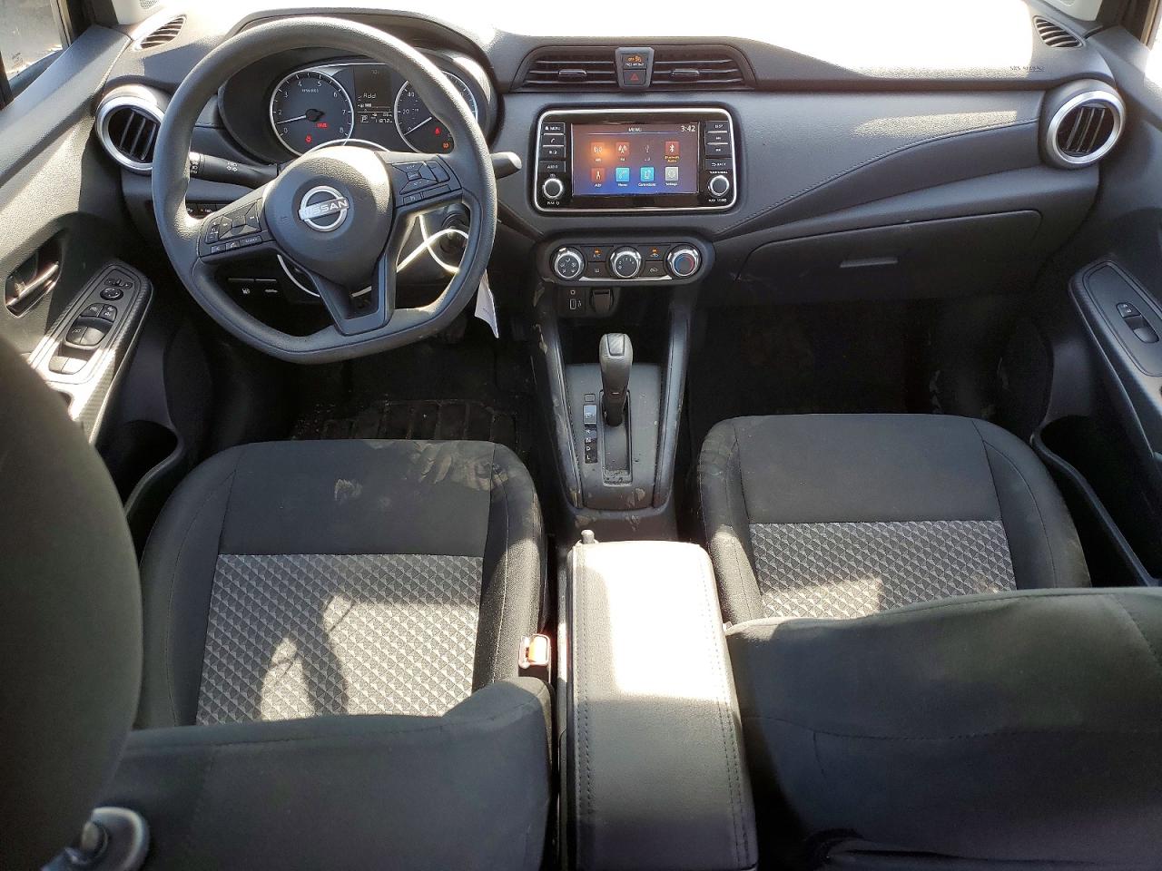 Nissan Versa S