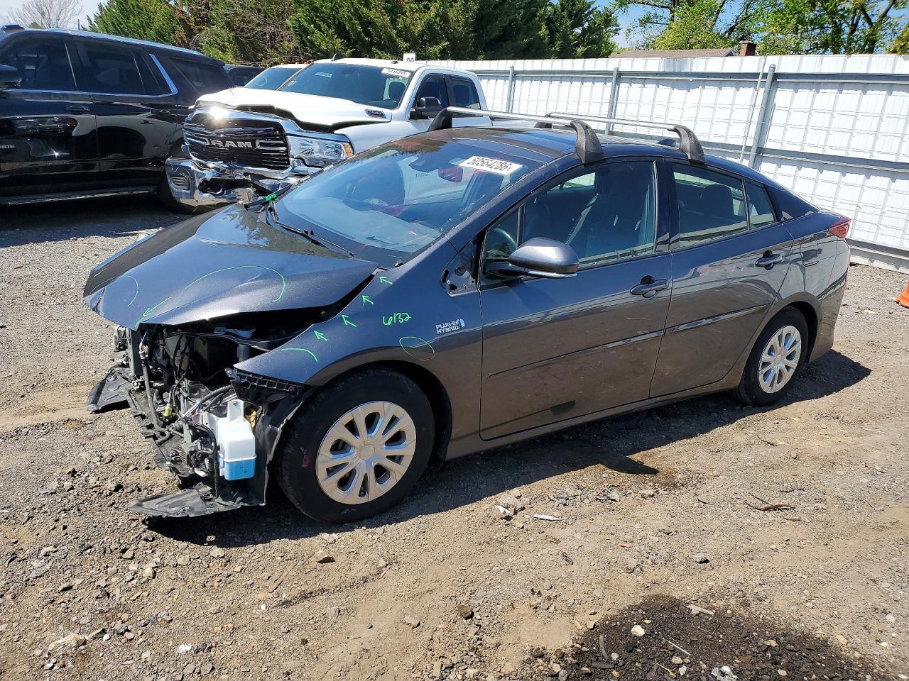 Salvage Toyota Prius Image