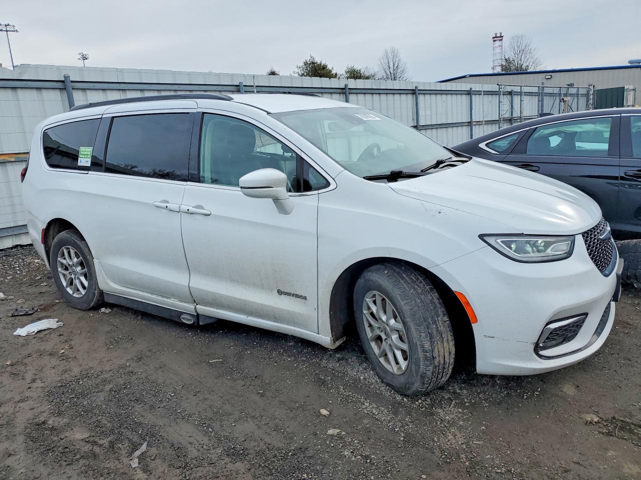 Chrysler Pacifica Touring L