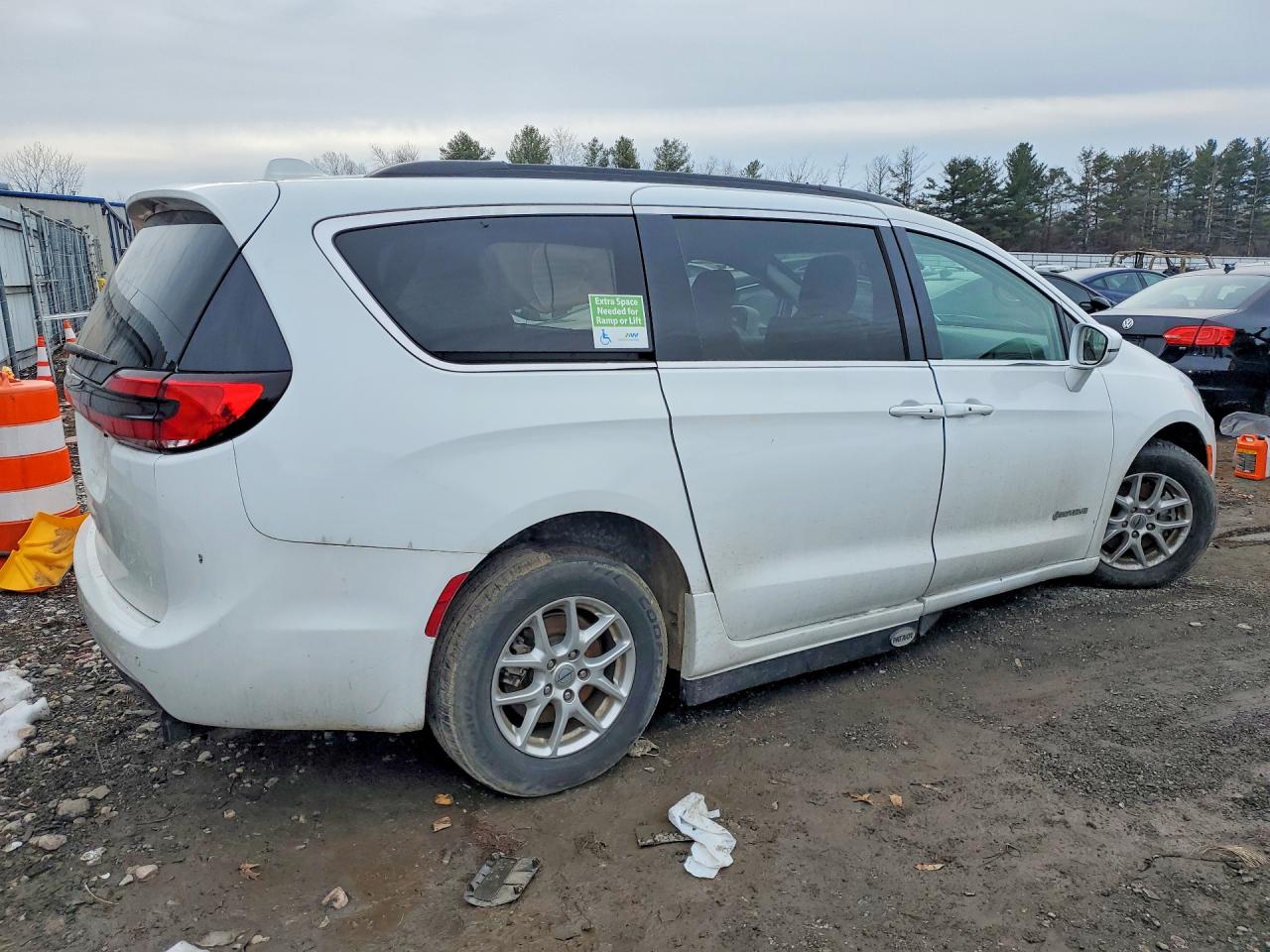 Chrysler Pacifica Touring L