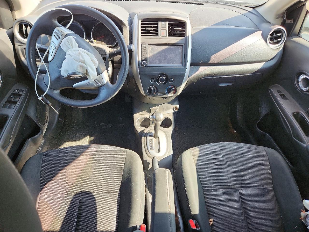 Nissan Versa Sv