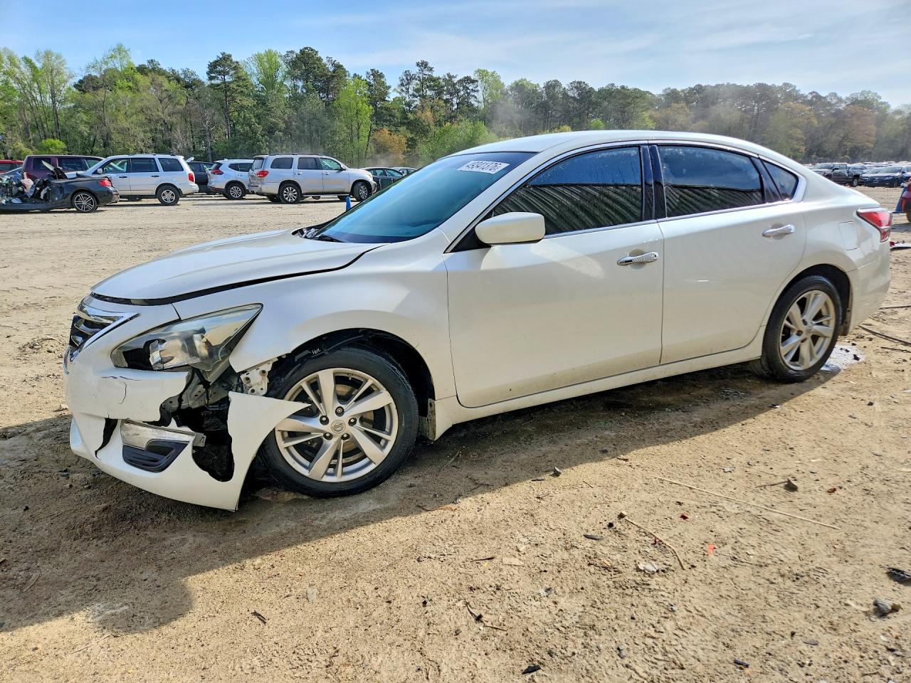 Salvage Nissan Altima Image