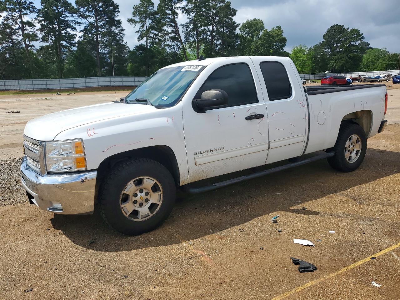 Salvage Chevrolet Silverado Image
