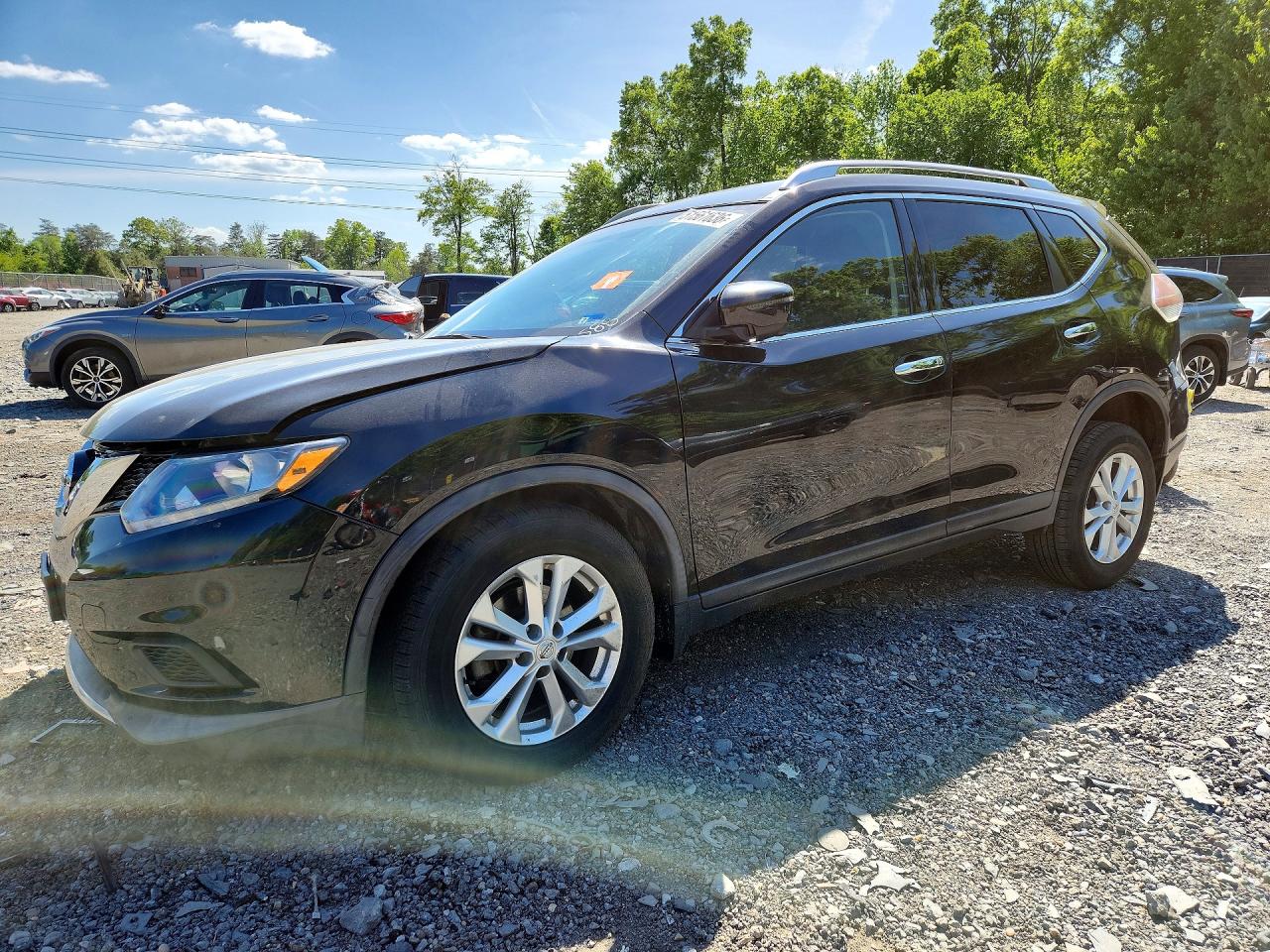 Salvage Nissan Rogue Image