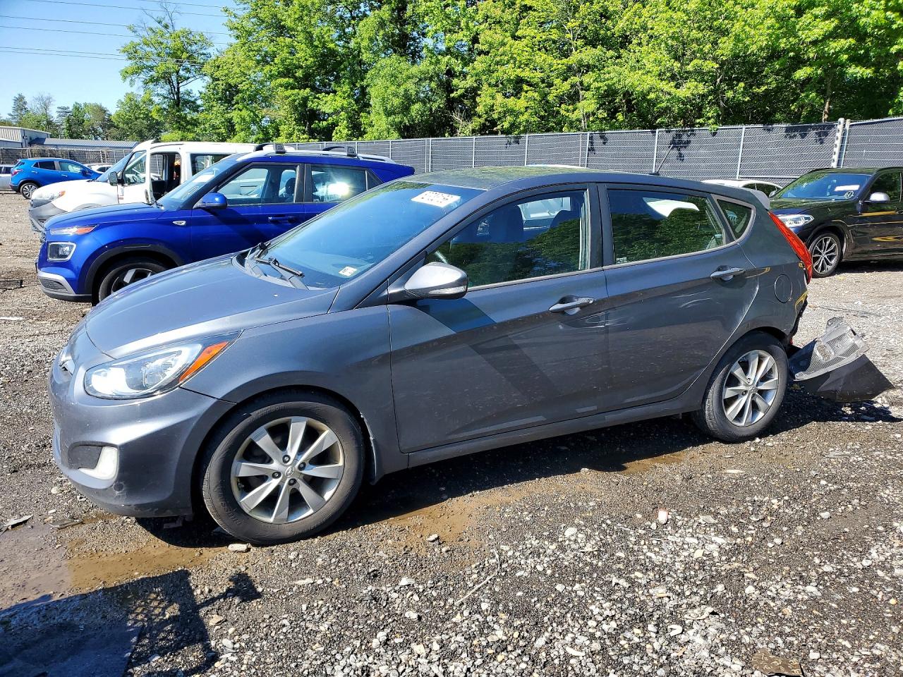Salvage Hyundai ACCENT Image