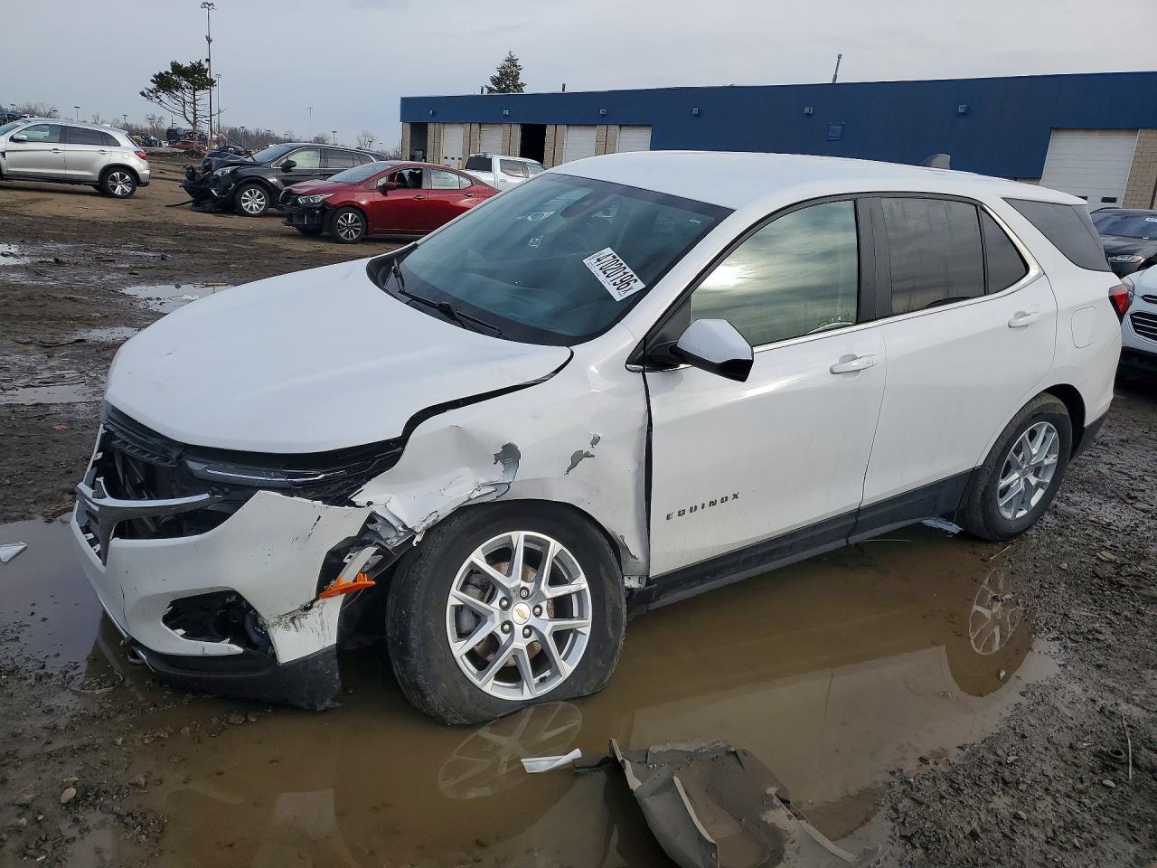 Salvage Chevrolet Equinox Image