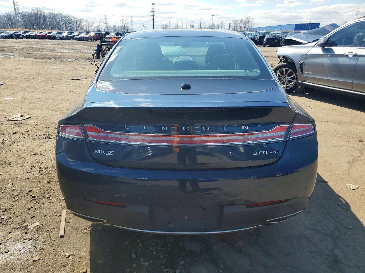 Lincoln MKZ Reserve