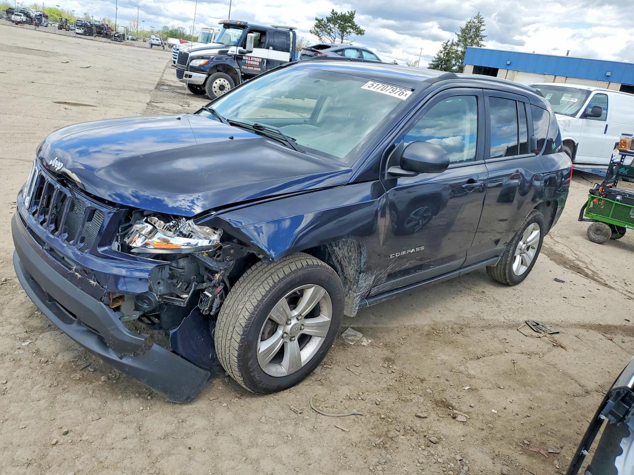 Salvage Jeep Compass Image