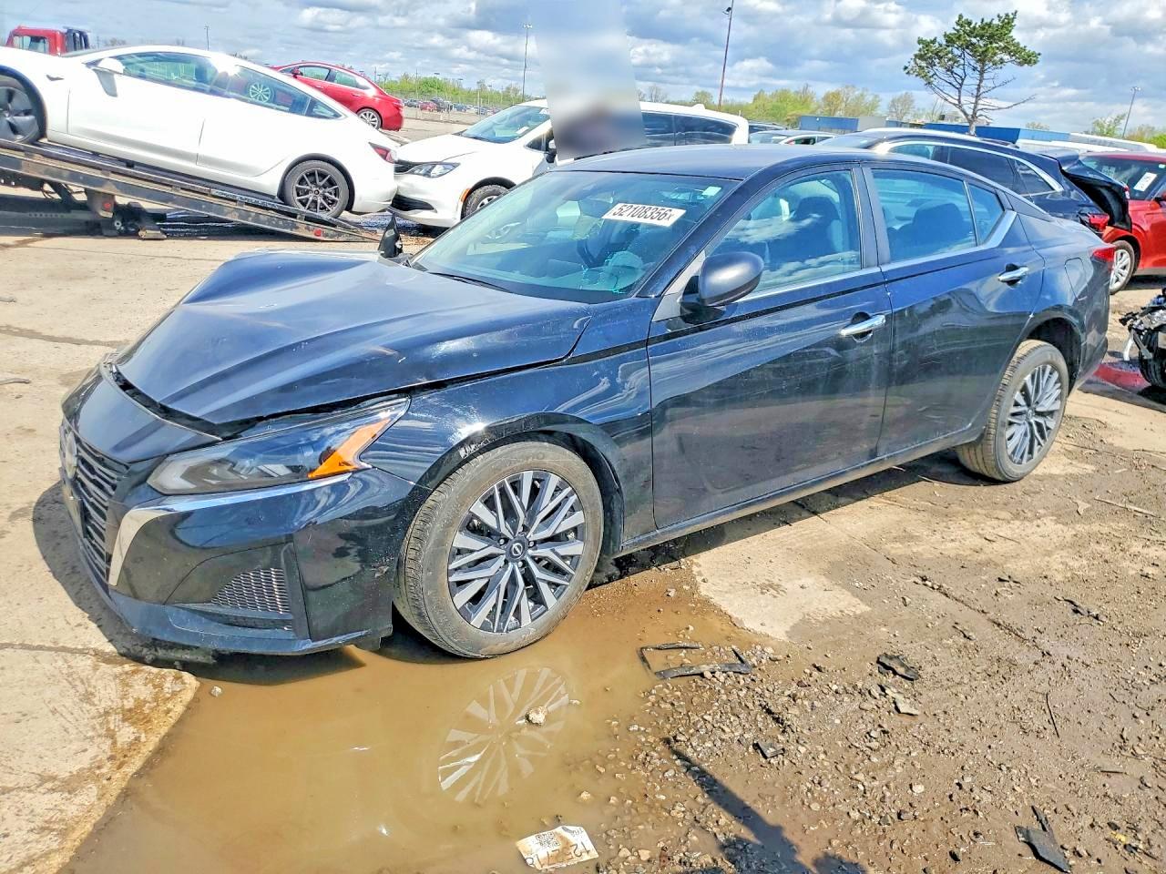 Salvage Nissan Altima Image