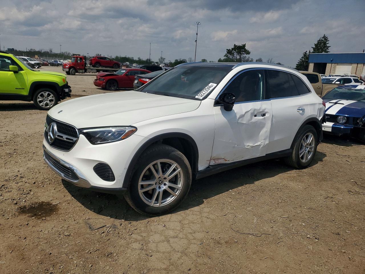 Salvage Mercedes-Benz GLC Image