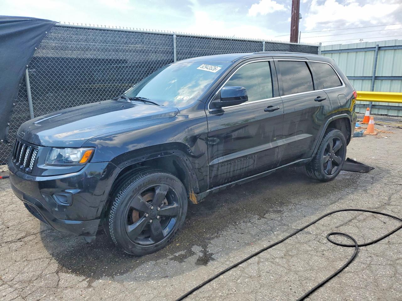 Salvage Jeep Cherokee Image
