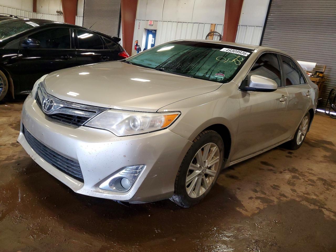 Salvage Toyota Camry Image