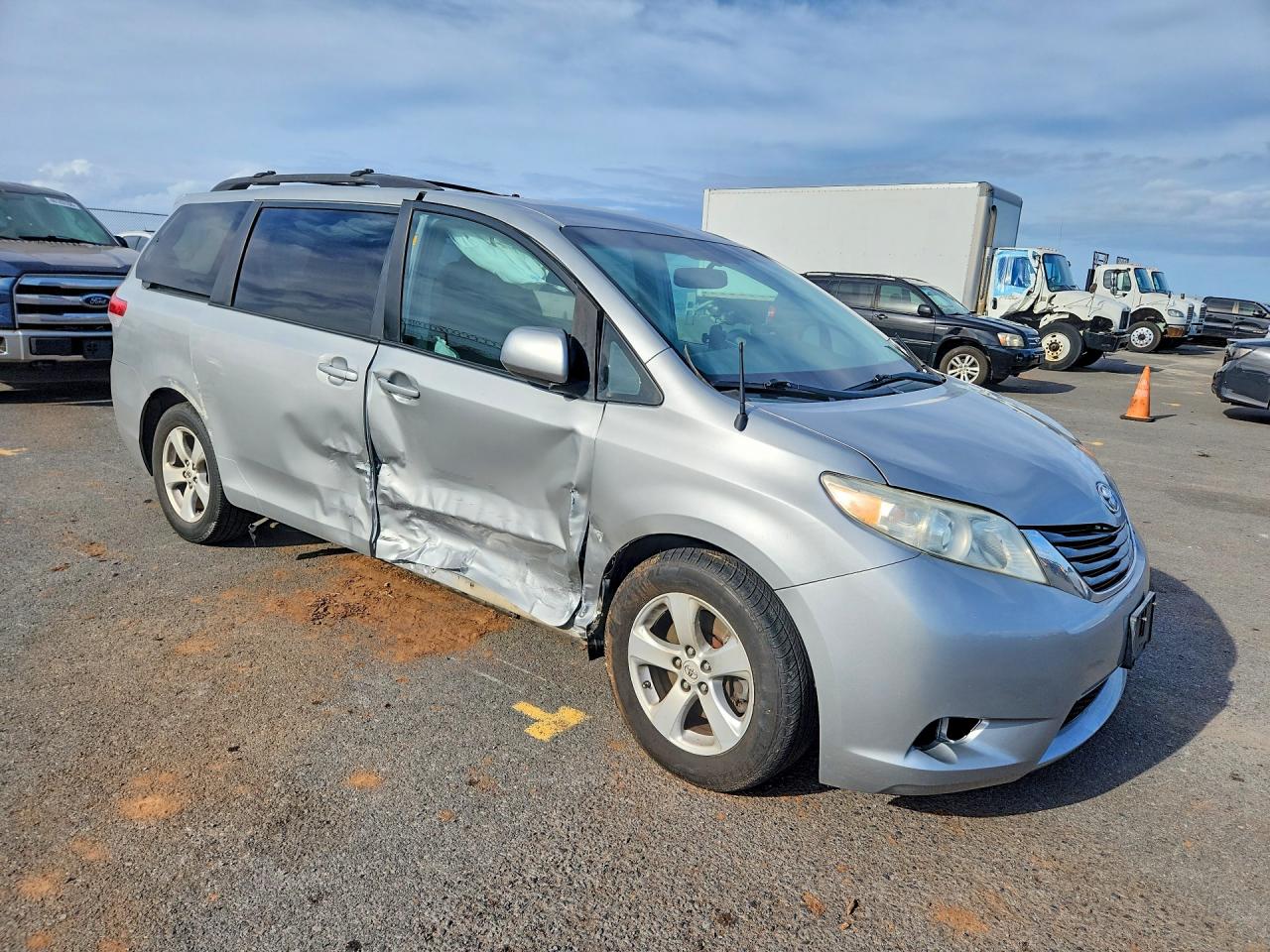 Toyota Sienna Le 8-passenger