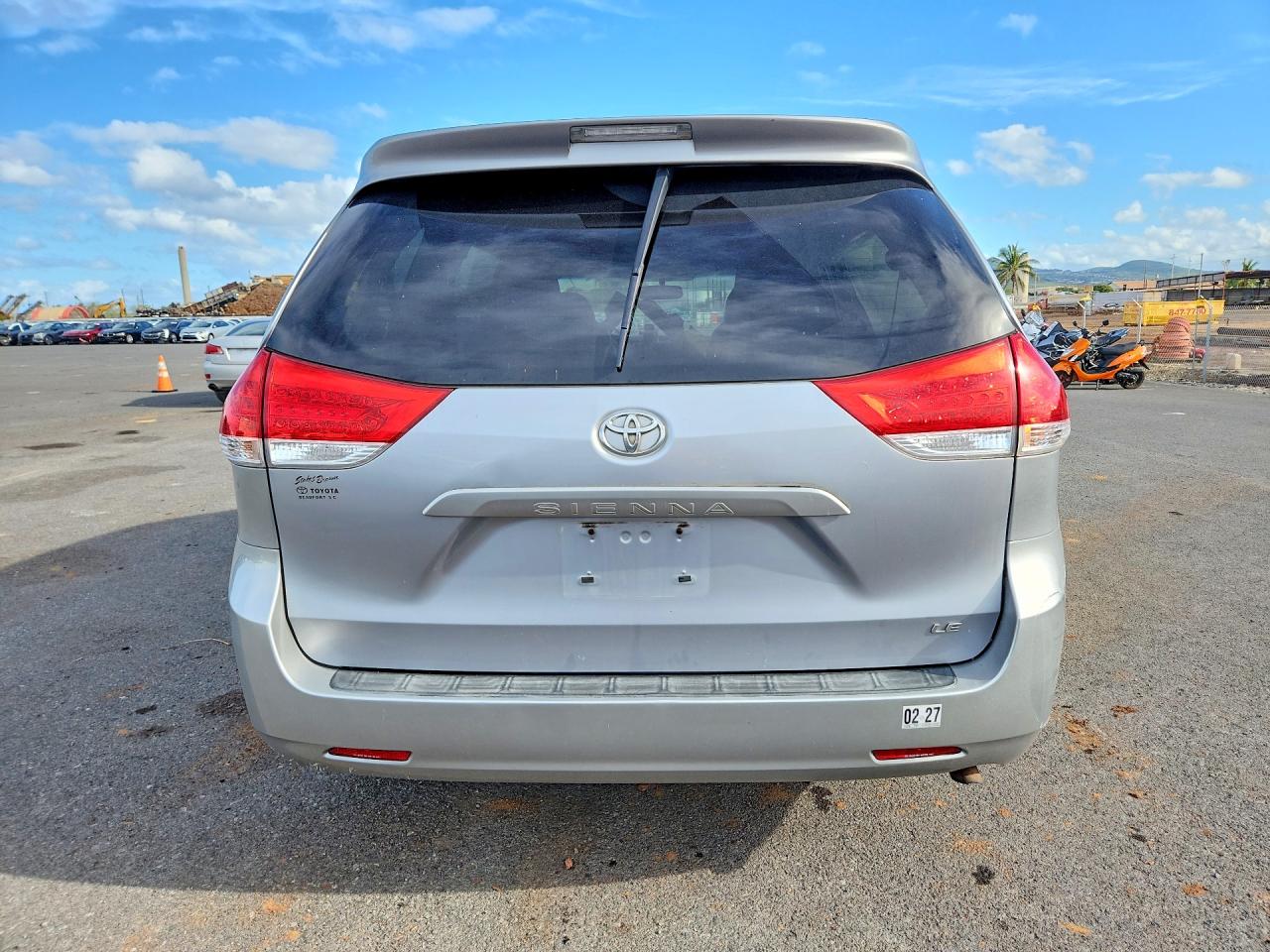 Toyota Sienna Le 8-passenger