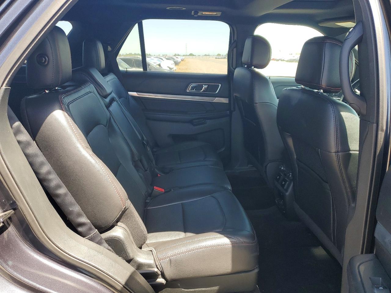 Ford Explorer Sport
