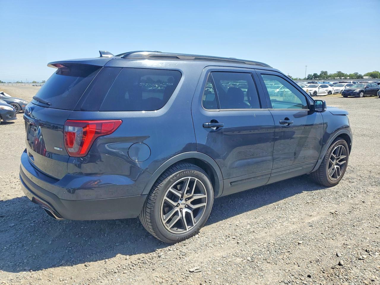 Ford Explorer Sport