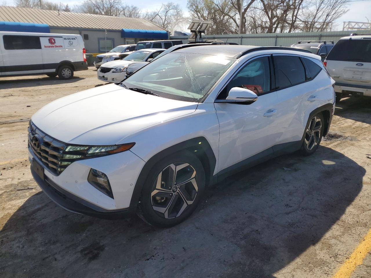 Salvage Hyundai TUCSON Image