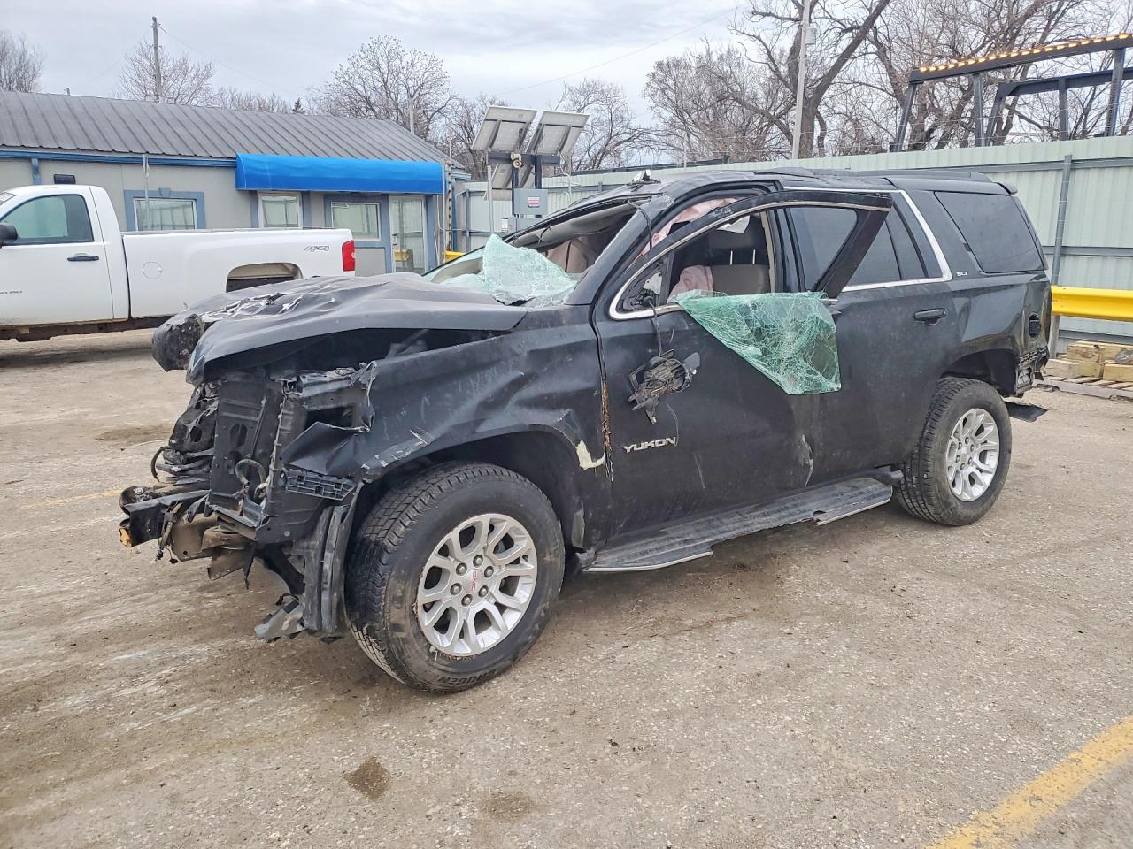 Salvage GMC Yukon Image