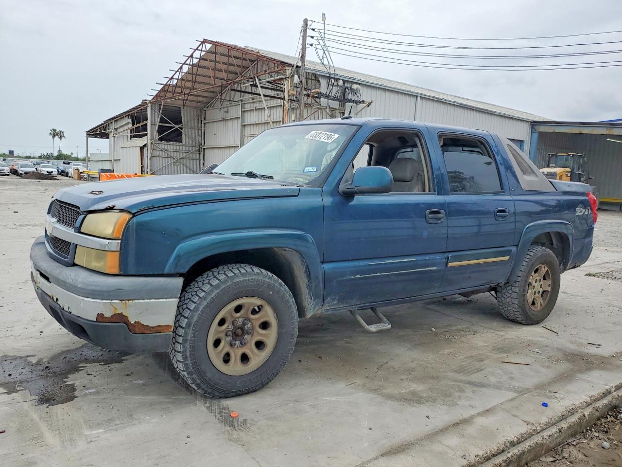 Salvage Chevrolet Avalanche Image