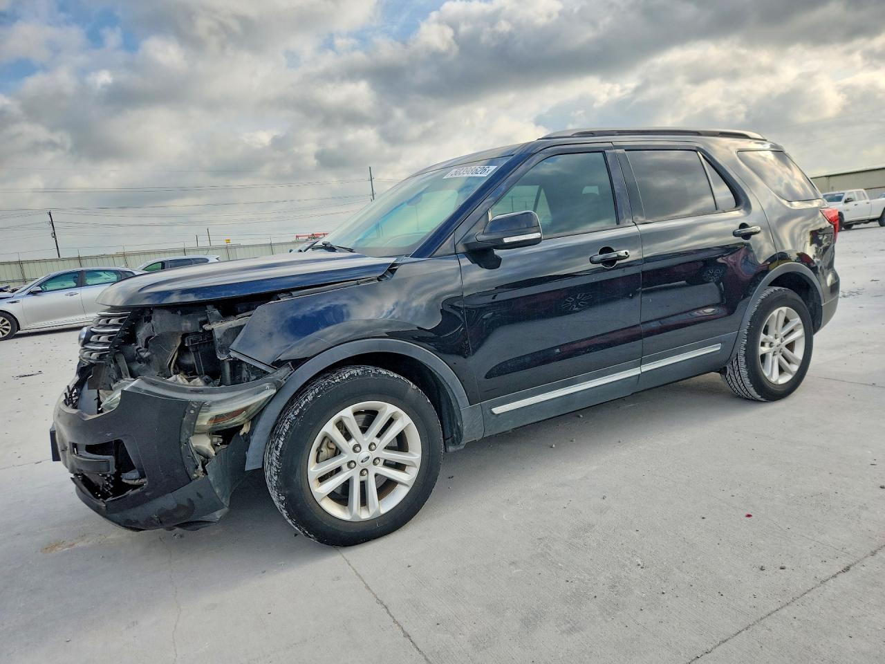 Salvage Ford Explorer Image
