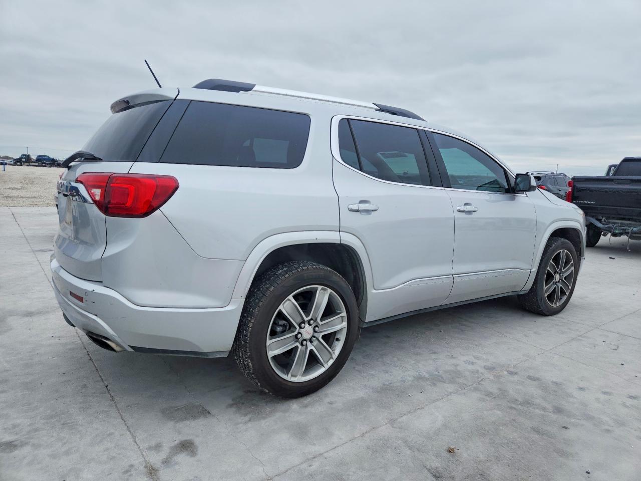 GMC Acadia Denali