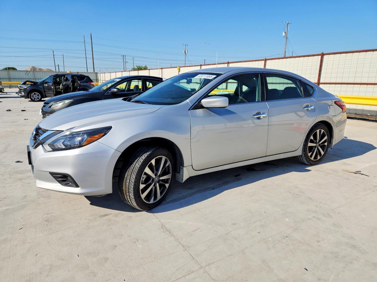 Salvage Nissan Altima Image
