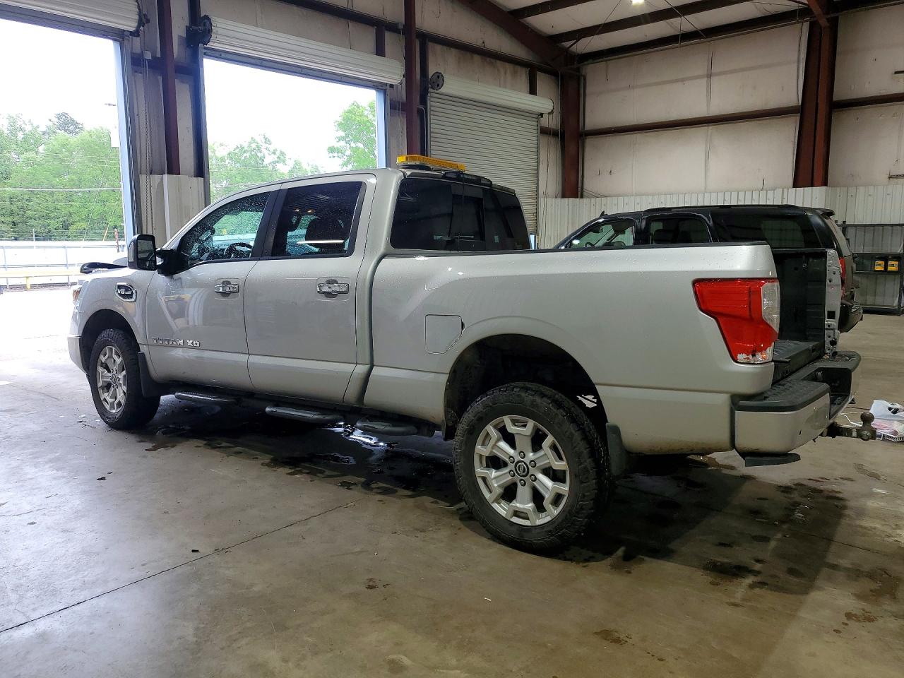 Nissan Titan Sv